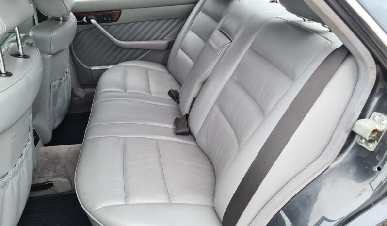 Mercedes-Benz S-Klasse (W126) 560 SE full