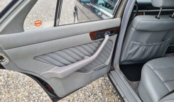 Mercedes-Benz S-Klasse (W126) 560 SE full