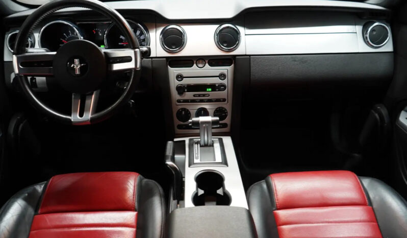 Ford Mustang V6 Coupe full