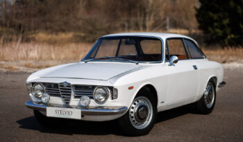 Alfa Romeo Giulia Sprint GT Veloce full
