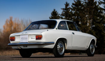 Alfa Romeo Giulia Sprint GT Veloce full