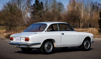 Alfa Romeo Giulia Sprint GT Veloce full