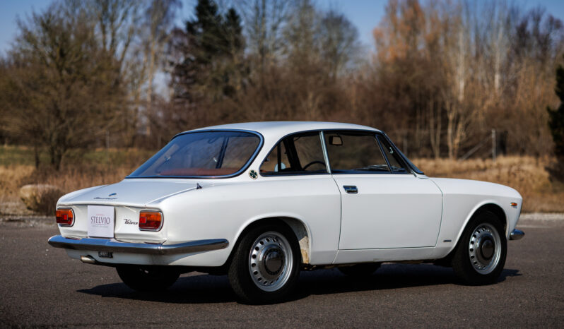 Alfa Romeo Giulia Sprint GT Veloce full