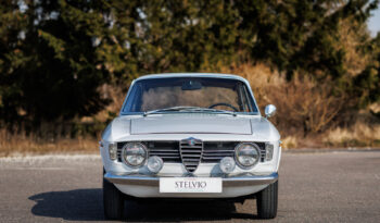Alfa Romeo Giulia Sprint GT Veloce full