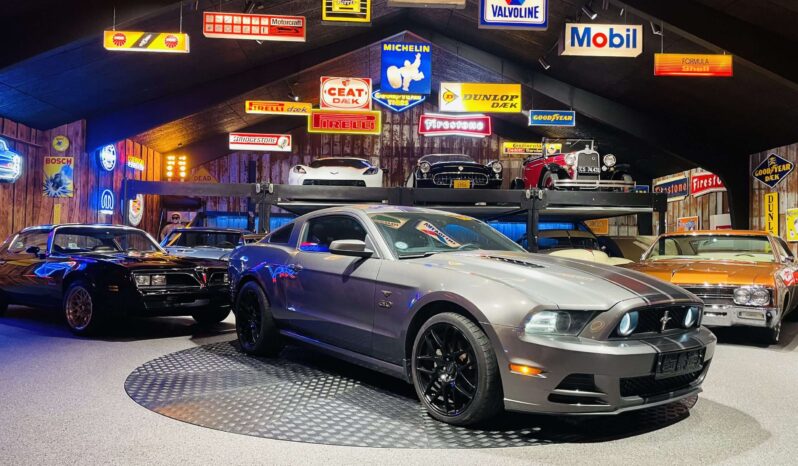 Ford Mustang v8 full
