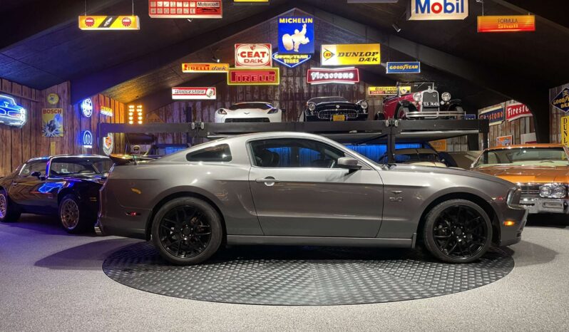 Ford Mustang v8 full