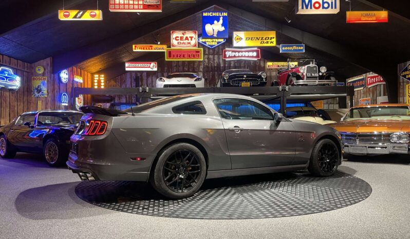Ford Mustang v8 full