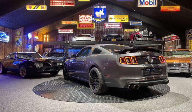 Ford Mustang v8 full