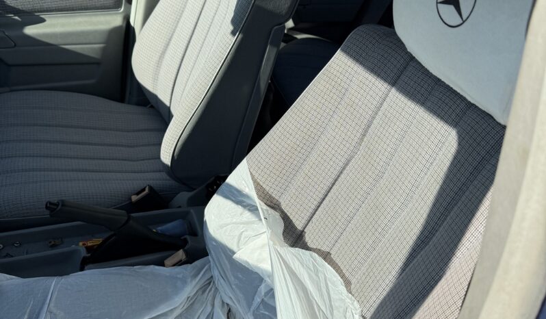 Mercedes-Benz 190 (W201) 190E 2.0 full