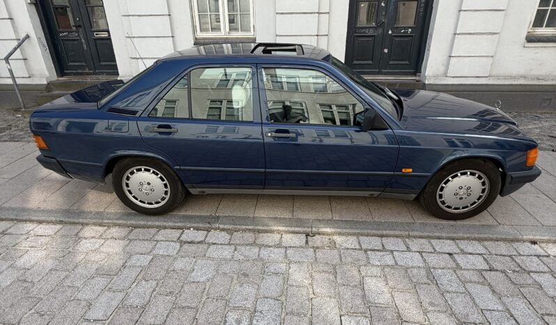 Mercedes-Benz 190 (W201) 190E 2.0 full