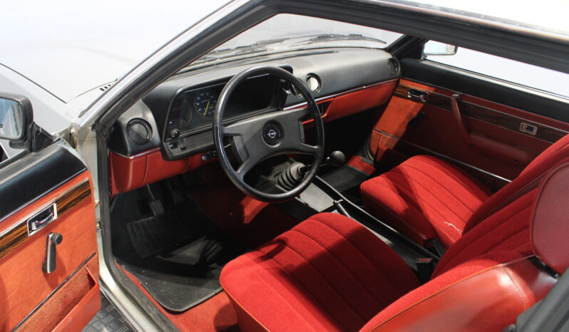 Opel Manta 2.0 3d full