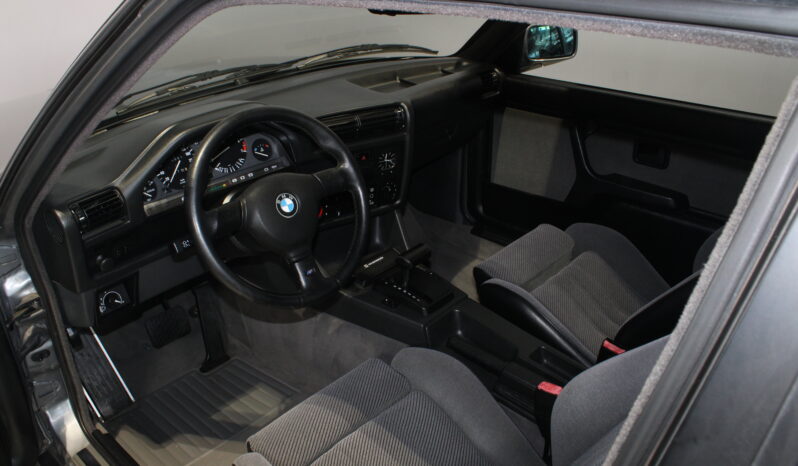 BMW 3-serie E30 320 i M-Technic full