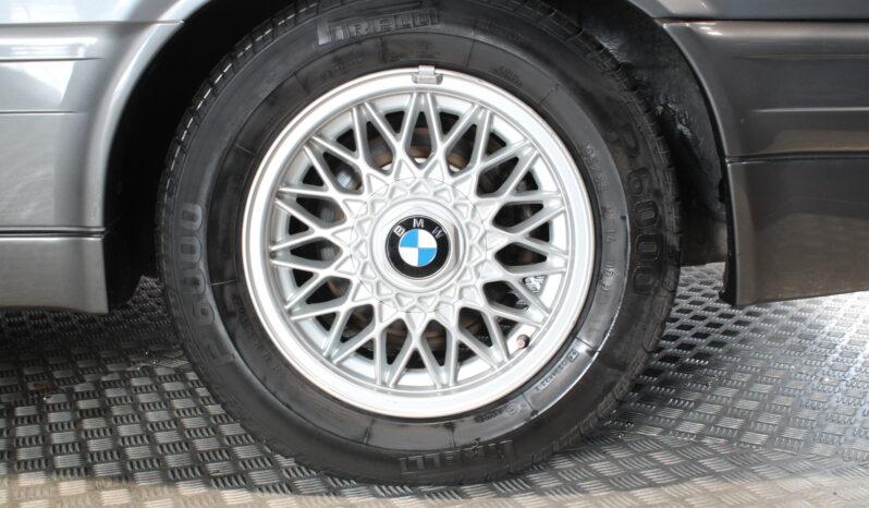 BMW 3-serie E30 320 i M-Technic full