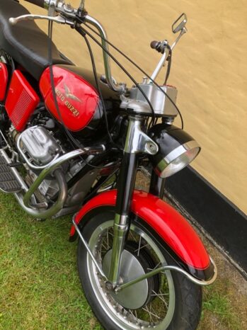 Moto Guzzi V7 850 GT full