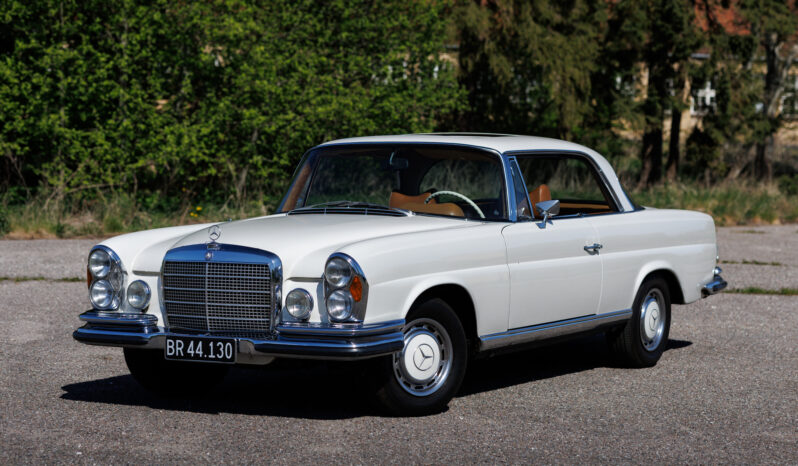 Mercedes-Benz 220-280 (W111) SE Coupe 3,5 V8 full