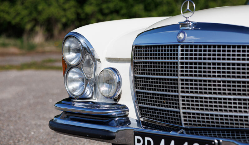 Mercedes-Benz 220-280 (W111) SE Coupe 3,5 V8 full