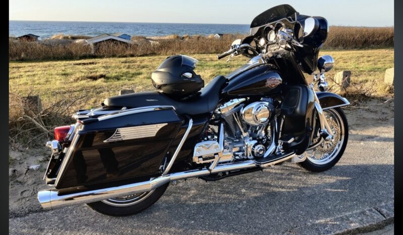Harley Davidson FLHTI Electra Glide full