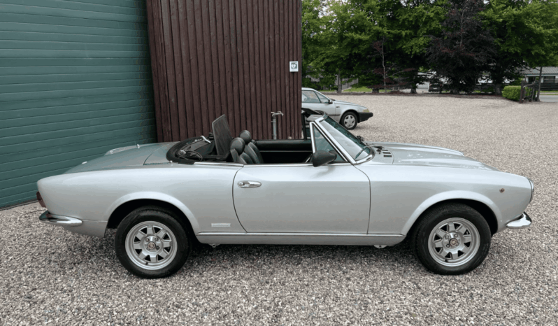 Fiat 124 2,0 Spider Cabriolet full