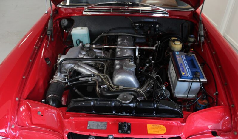 Mercedes-Benz 220-280 (W111) 250 SE full
