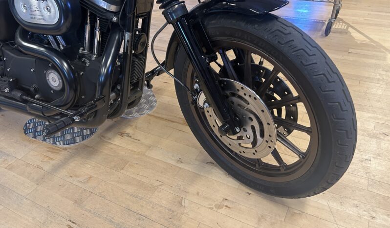 Harley Davidson XL 883 R full