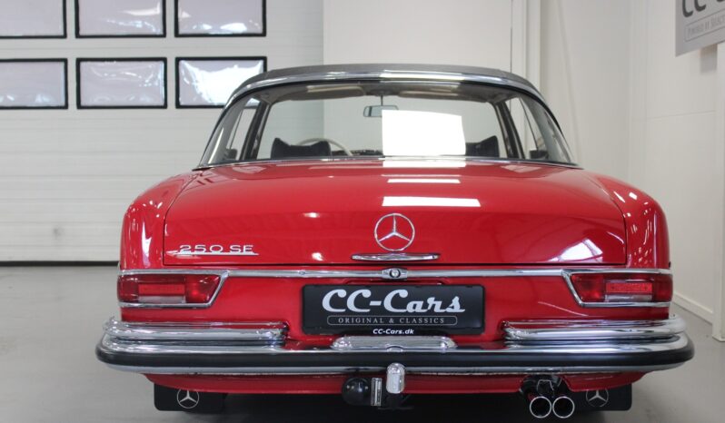 Mercedes-Benz 220-280 (W111) 250 SE full