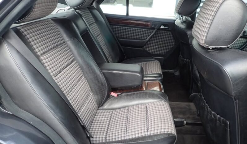 Mercedes-Benz E-Klasse (W124) 500E V8 full