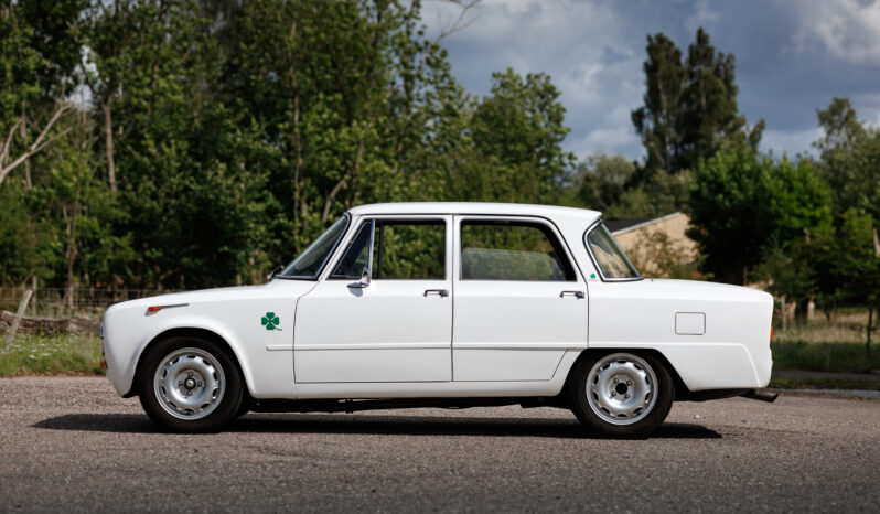Alfa Romeo Giulia TI Super Recreazione full