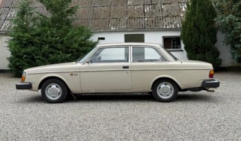 Volvo 200-Serie 242 DL full