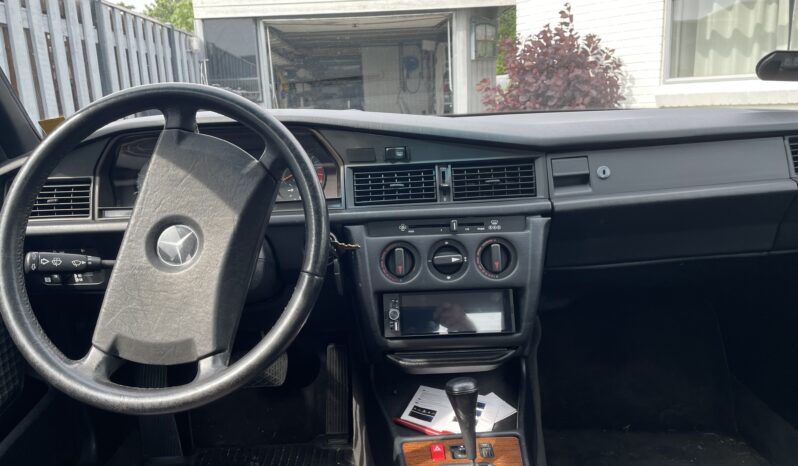 Mercedes-Benz 190 (W201) 190E full