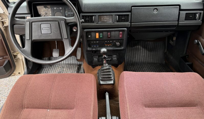 Volvo 200-Serie 242 DL full