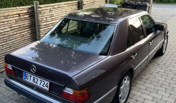 Mercedes-Benz E-Klasse (W124) 260 full