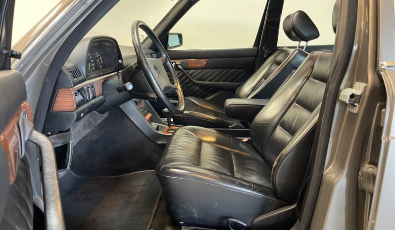 Mercedes-Benz S-Klasse (W126) 500 SE 5,0 4d full