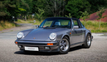 Porsche 911 Carrera 3,2 Targa Commemorative Edition full