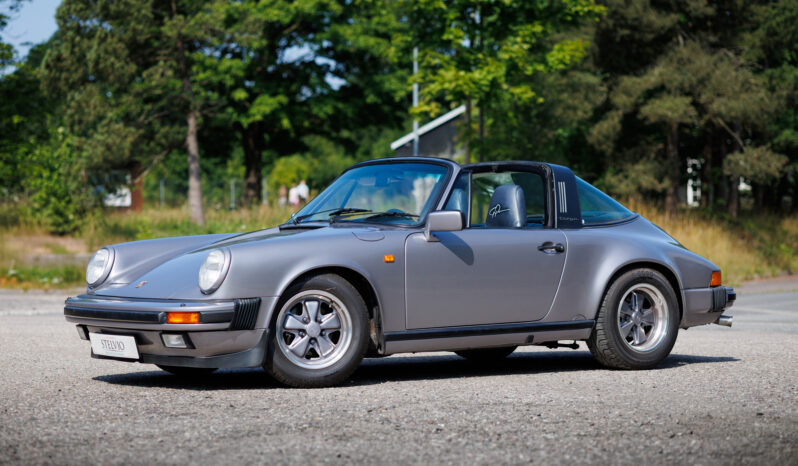 Porsche 911 Carrera 3,2 Targa Commemorative Edition full