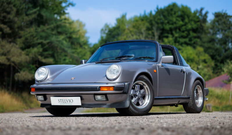 Porsche 911 Carrera 3,2 Targa Commemorative Edition full