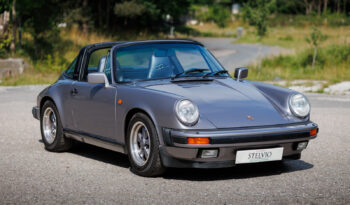 Porsche 911 Carrera 3,2 Targa Commemorative Edition full