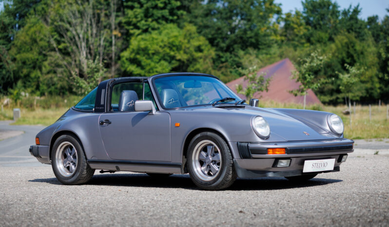 Porsche 911 Carrera 3,2 Targa Commemorative Edition full