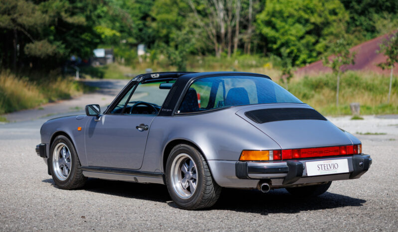 Porsche 911 Carrera 3,2 Targa Commemorative Edition full