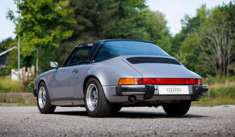 Porsche 911 Carrera 3,2 Targa Commemorative Edition full