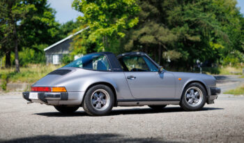 Porsche 911 Carrera 3,2 Targa Commemorative Edition full