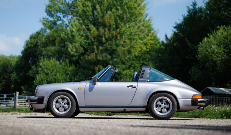 Porsche 911 Carrera 3,2 Targa Commemorative Edition full