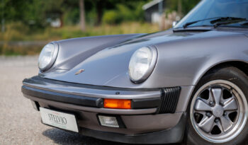 Porsche 911 Carrera 3,2 Targa Commemorative Edition full