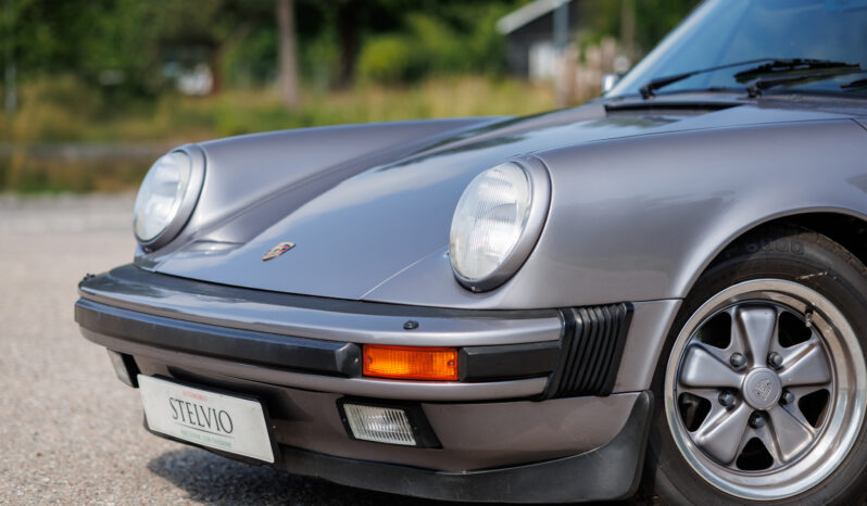 Porsche 911 Carrera 3,2 Targa Commemorative Edition full