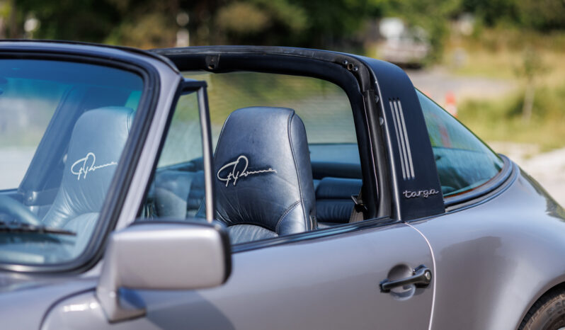 Porsche 911 Carrera 3,2 Targa Commemorative Edition full