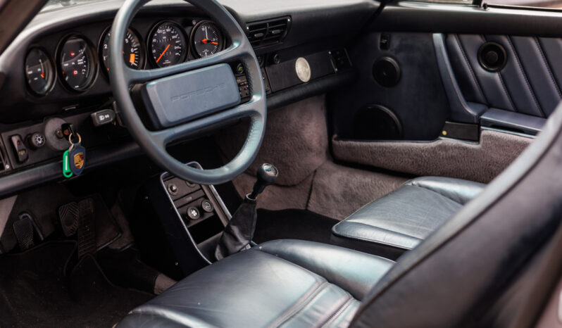 Porsche 911 Carrera 3,2 Targa Commemorative Edition full