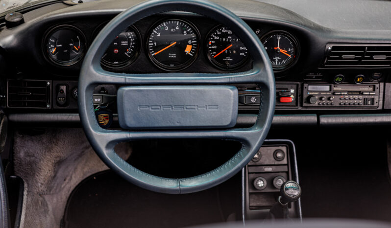 Porsche 911 Carrera 3,2 Targa Commemorative Edition full