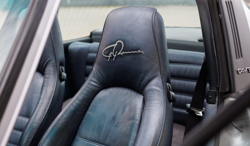 Porsche 911 Carrera 3,2 Targa Commemorative Edition full