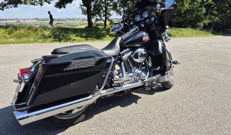 Harley Davidson FLHTI Electra Glide full