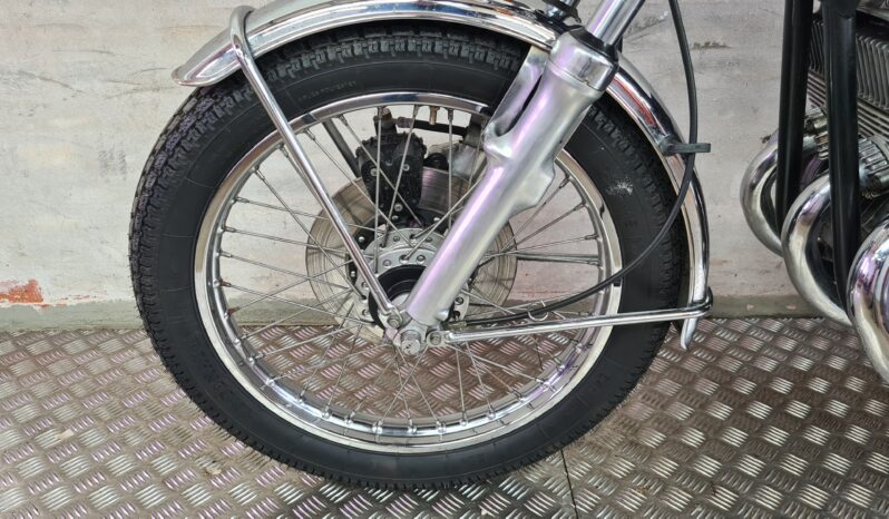 Suzuki GT 380 3 Cyl 2T full