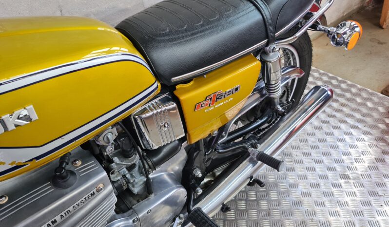 Suzuki GT 380 3 Cyl 2T full